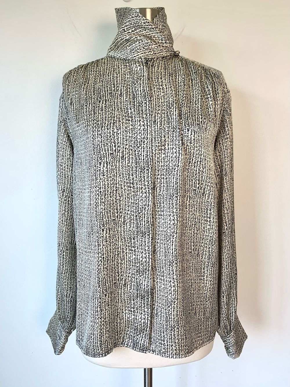 Vintage Rena Rowan for Saville Blouse Size 10 Ivory Black Abstract Print High Ne